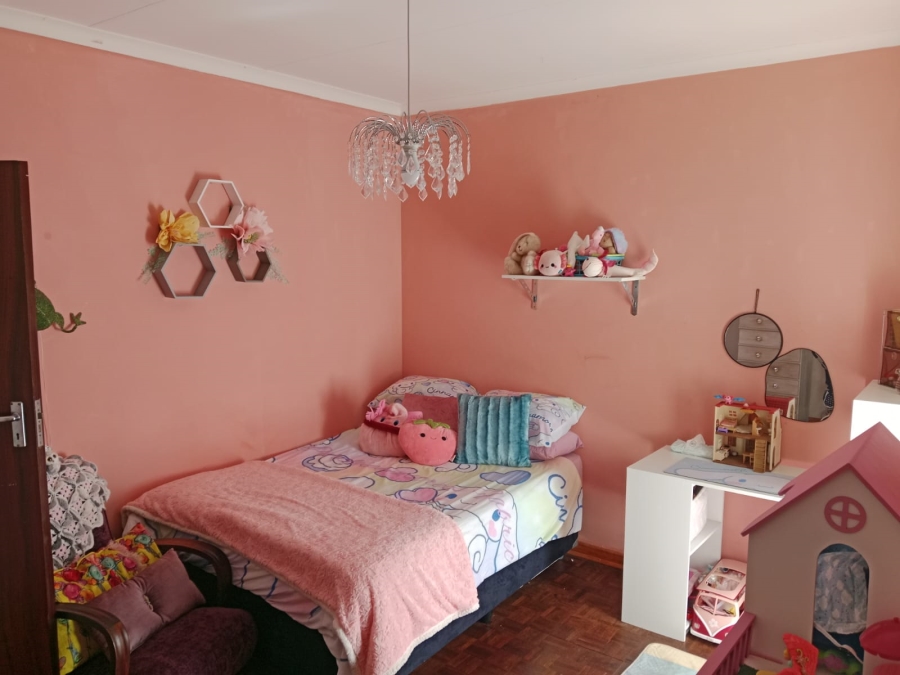 4 Bedroom Property for Sale in Flamingo Park Free State
